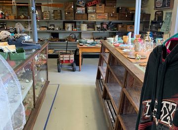 new-hampshire/great-north-woods/shop/colebrook-antiques-uniques