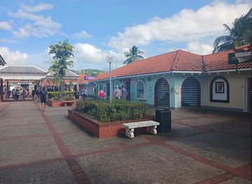 saint-lucia/micoud-quarter/shop/duty-free-pointe-seraphine-shopping-complex