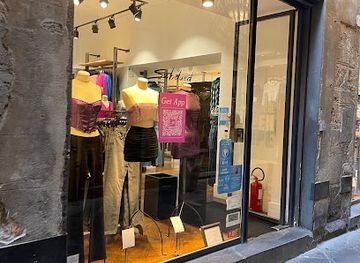 italy/lucca/shop/subdued