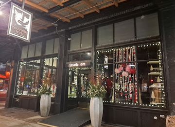 nebraska/omaha/old-market/shop/nouvelle-eve