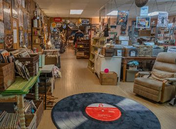 virginia/fredericksburg/shop/oldies-but-goodies-antiques-and-collectibles-llc