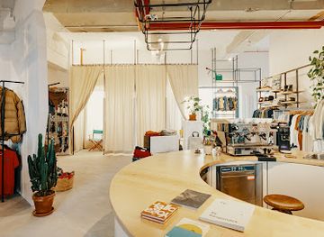 switzerland/zurich-lake/shop/visitor-store