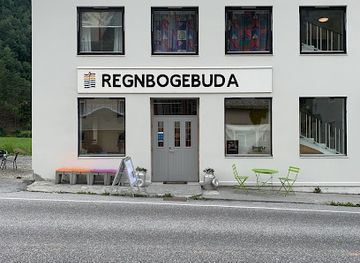 norway/geirangerfjord/shop/roggbif-regnbogebuda