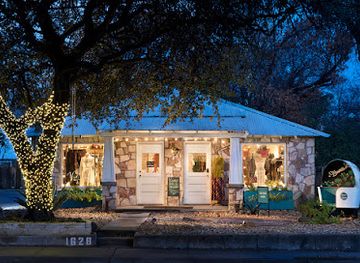 texas/austin/shop/devil-s-details-boutique