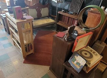 montana/butte/shop/under-the-gallus-frame-antique-mall-and-mercantile