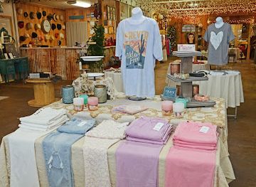 alabama/dismals-canyon/shop/suzys-boutiques