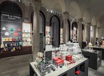 italy/milan/duomo/shop/duomo-shop