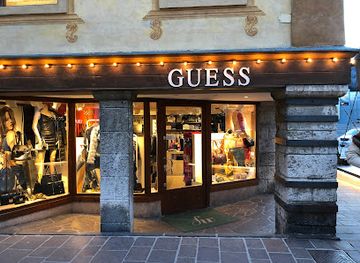 italy/cortina-d-ampezzo/shop/guess