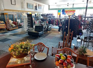 south-dakota/wind-cave-national-park/shop/many-moons-trading