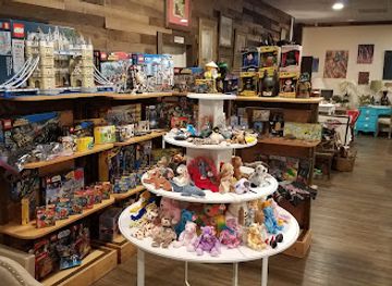 tennessee/johnson-city/shop/hummingbird-antiques-more