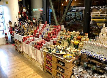 hungary/budapest/castle-district/shop/the-biggest-souvenir-shop-market-in-budapest