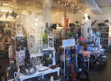 canada/ottawa/westboro/shop/flamingo-motif-boutique