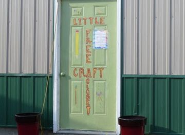 iowa/decorah/shop/little-free-craft-closet