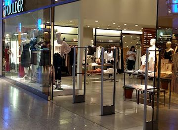 brazil/salvador/shop/shoulder-salvador-shopping