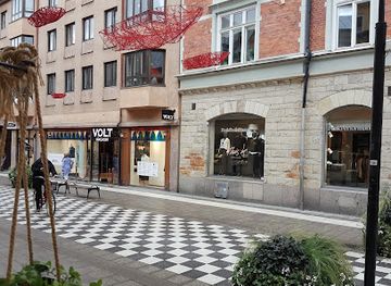 sweden/orebro/shop/peak-performance