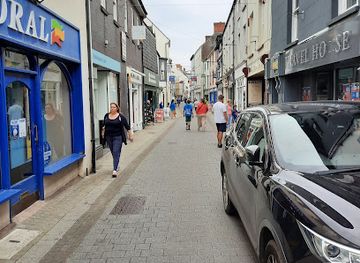 united-kingdom/pembrokeshire-coast-national-park/shop/mountain-warehouse-haverfordwest