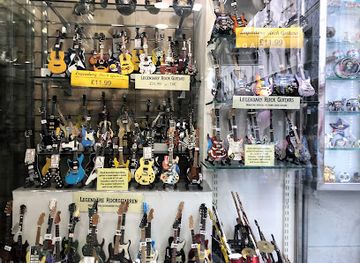 gibraltar/upper-rock-nature-reserve/shop/adam-gifts-luggage