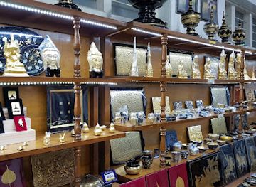 myanmar-burma/mandalay/shop/king-galon-gold-leaf-workshop