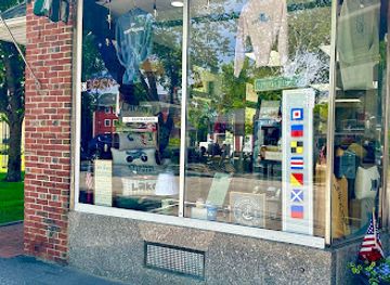 new-hampshire/lakes-region/shop/white-birch-gifts