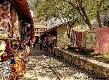 albania/razma-region/shop/souvenir-albani