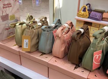 indonesia/yogyakarta/malioboro/shop/merche-plaza-malioboro