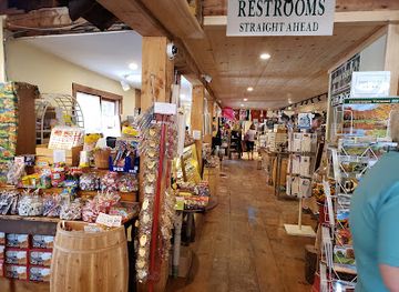 vermont/windham-county/shop/hogback-mountain-country-store