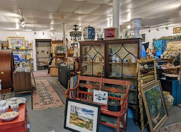 connecticut/gillette-castle-state-park/shop/vintage-home-decor