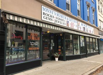 maine/augusta/shop/sonny-s-museum-rock-shop