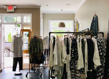 michigan/harbor-springs/shop/a-cool-breeze