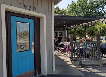 ohio/cuyahoga-valley-national-park/shop/the-blue-door-cafe-bakery