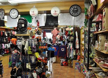 spain/pyrenees-mountains/shop/multishop-candanchu-la-tienda-de-laura