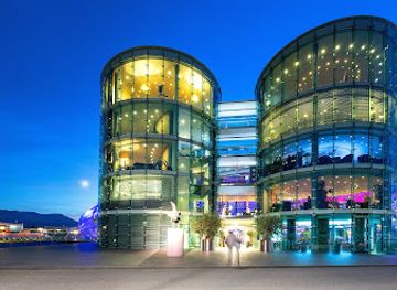 austria/salzburg/maxglan/shop/hangar-7-shop