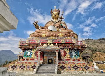 bhutan/lhuentse/shop/lhuentse-takela