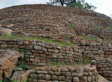 zimbabwe/great-zimbabwe-national-monument/shop/khami-ruins