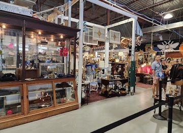 florida/st-petersburg/tampa-bay/shop/vintage-marche