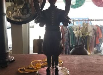 costa-rica/guanacaste/shop/the-consigment-store