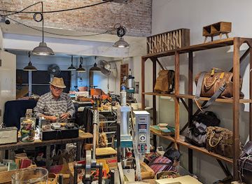 thailand/chiang-mai/shop/nong-handmade-leather-and-canvas-bags