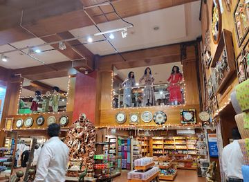 india/eastern-india/shop/the-bombay-store-p-m-road-fort-mumbai