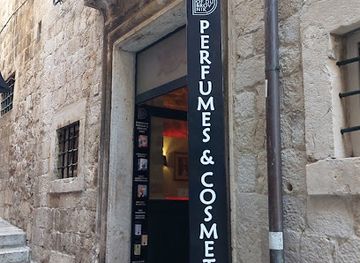 croatia/slavonia/shop/essence-of-dubrovnik