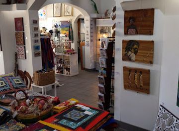 australia/macdonnell-ranges/shop/yubu-napa-art-gallery