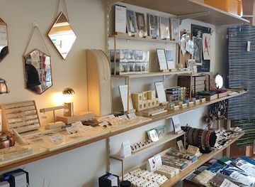 south-korea/seoul/hongdae/shop/object