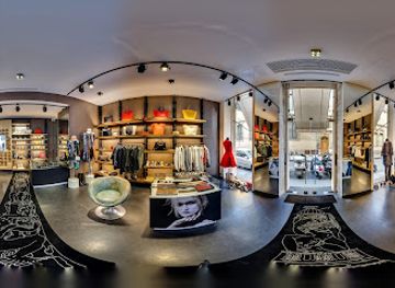 france/paris/le-marais/shop/leclaireur-sevigne