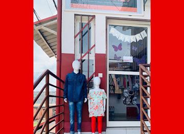 gabon/pongara-national-park/shop/tay-shop