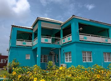 saint-kitts-and-nevis/frigate-bay/shop/crafthouse