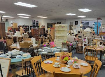 new-hampshire/laconia/shop/used-2b-new-boutique