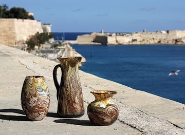 malta/st-paul-s-bay-area/shop/valletta-glass-st-paul-s-bay