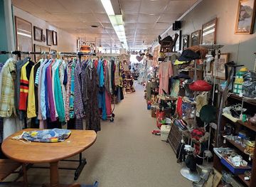 tennessee/knoxville/shop/four-seasons-vintage-decor-more