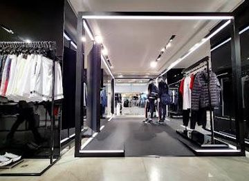 italy/milan/shop/emporio-armani