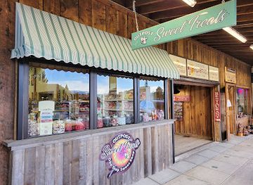 montana/yellowstone-national-park/shop/outpost-sweet-treats