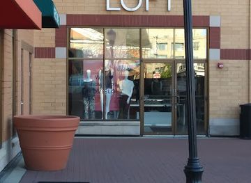 illinois/arlington-heights/shop/loft